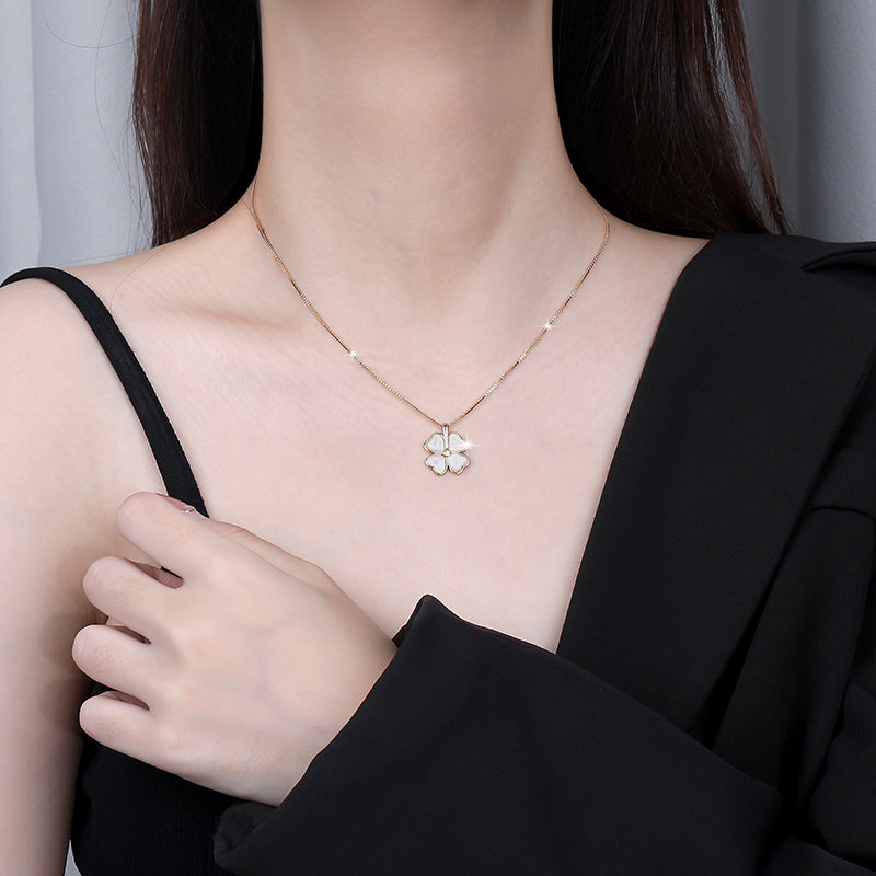 Leaf Clover Necklace