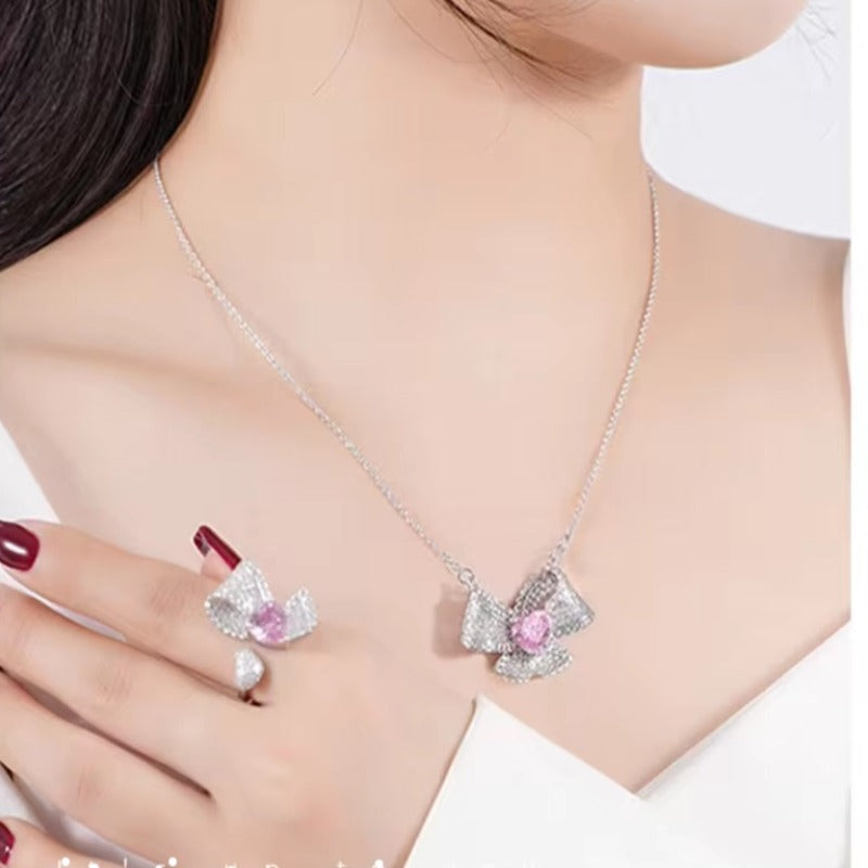The Bowknot Necklace