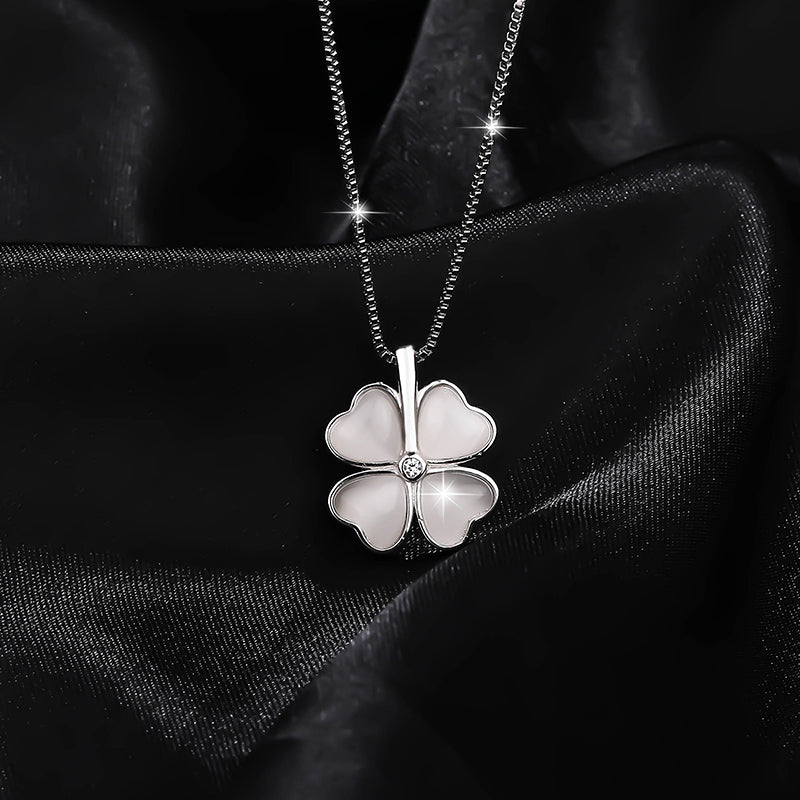 Leaf Clover Necklace