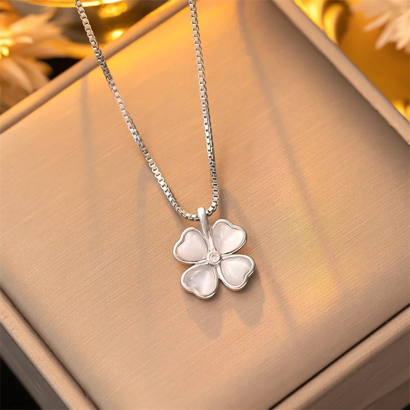 Leaf Clover Necklace