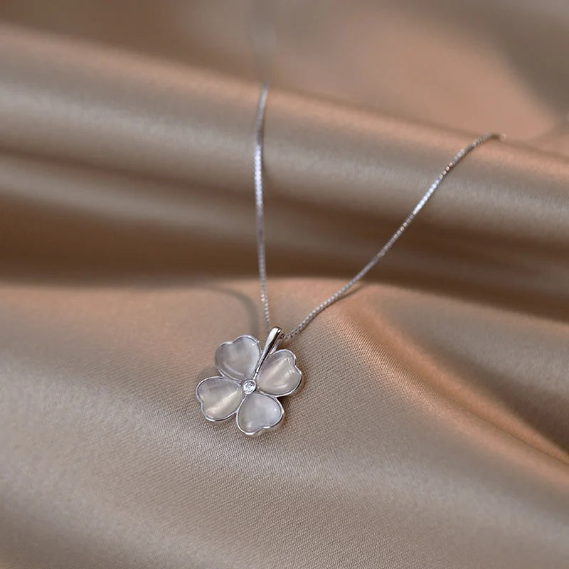 Leaf Clover Necklace