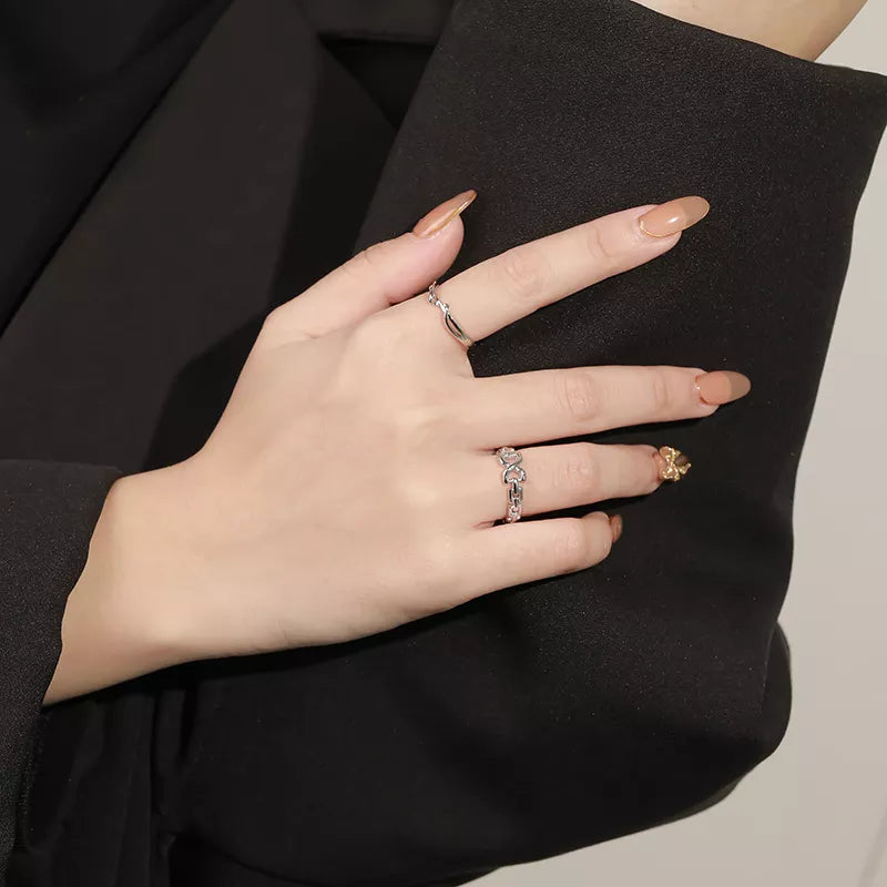 Twining Ribbon Ring - Crown Olive