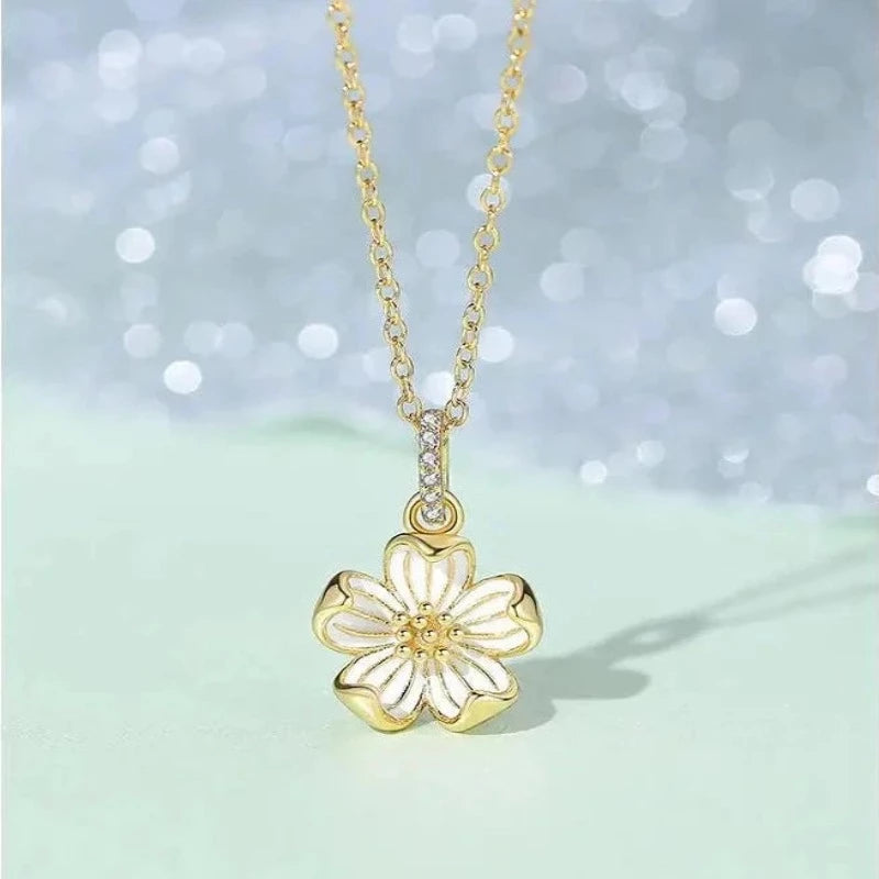 The Daisy Flower Necklace